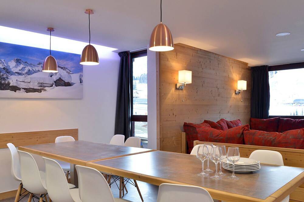 Entire apartment, Spacious renovated apartment · Near slopes · South · Balcony · Sleeps 11 · Pets allowed in La Plagne, La Plagne-Tarentaise