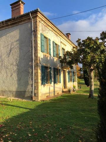 Maison d’hôte pour 4 personnes, avec jardin et piscine ainsi que vue et sauna, animaux acceptés à Auzas