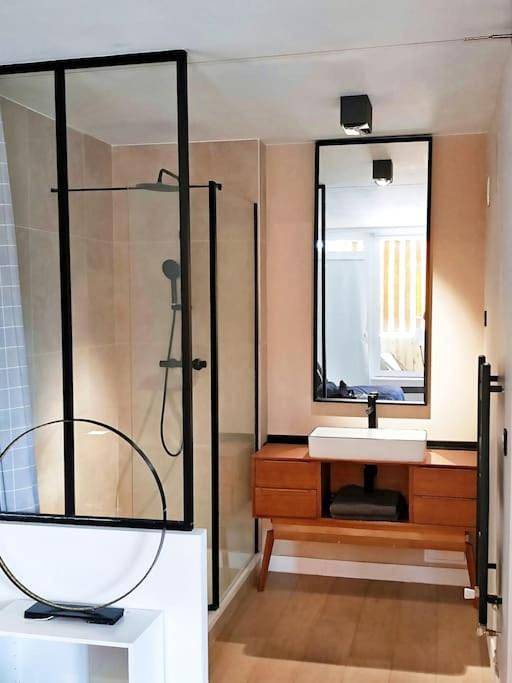 Gîte pour 3 personnes, avec balcon et vue dans Paris Rue Sextius Michel - 4