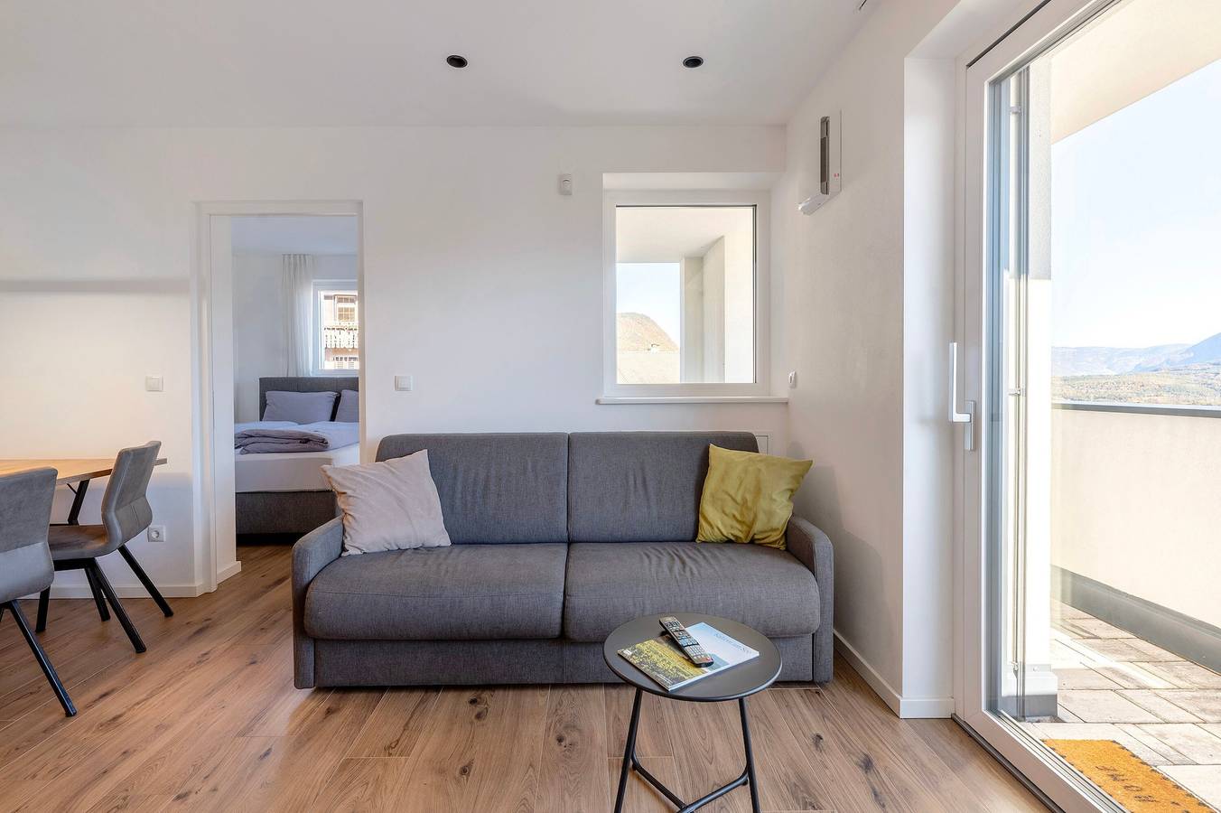 Ganze Wohnung, Ferienwohnung 'Mendelbahn' mit Bergblick, privater Terrasse und Wi-Fi in Kalterer See, Kaltern an der Weinstraße