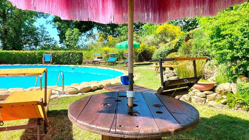 Ferienhaus für 10 Personen, mit Pool und Terrasse sowie Garten in Penna San Giovanni