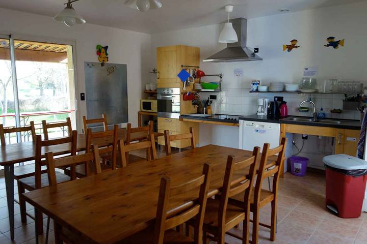 Gîte pour 13 personnes, avec terrasse et jardin à Quinson - 3