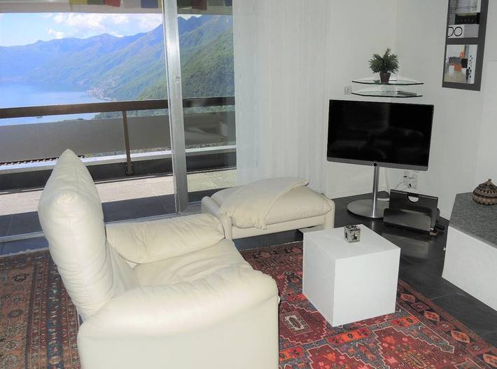 Ferienvilla hoch über dem Lago Maggiore mit einzigartigem Panorama in Monte Brè sopra Locarno, Locarno