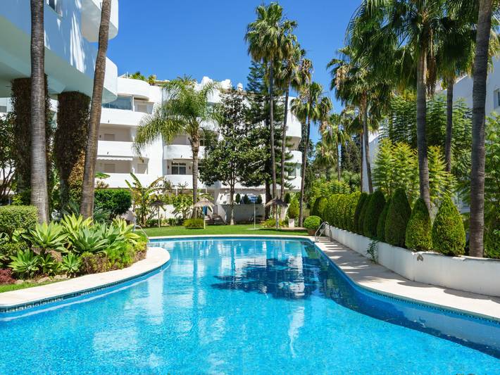 Appartement de vacances pour 4 personnes, avec jardin ainsi que terrasse et vue à Marbella