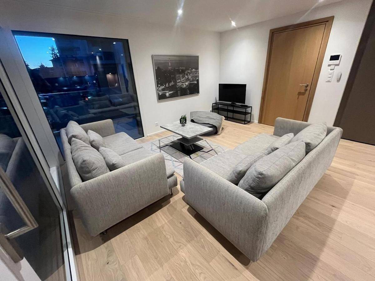 Appartement entier, Newly built 2-Bed Flat with parking in Pully in Pully, Lac Léman