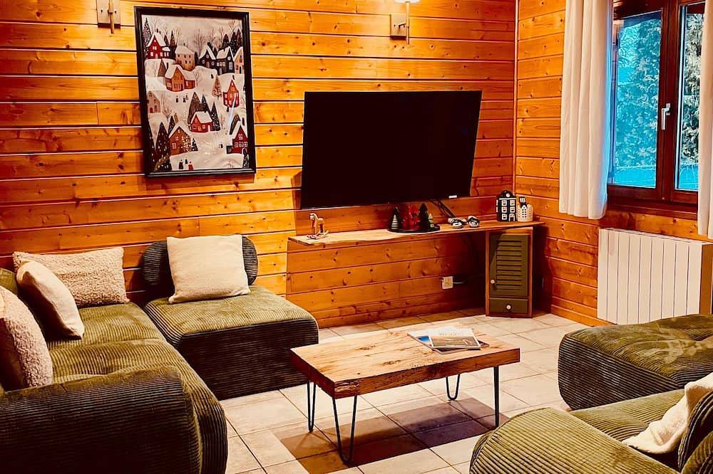 Cosy lakeside chalet between Vosges and Alsace in Ban-sur-Meurthe-Clefcy, Parque natural regional de los Ballons des Vosges