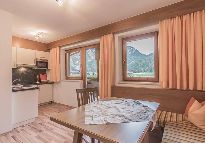 Ganze Ferienwohnung, Appartement "Alpenrose" in Längenfeld, Ötztal