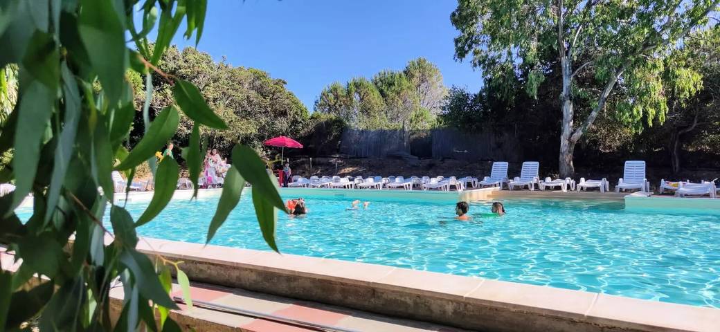 Casa mobile per 4 persone, con piscina e terrazza, con animali domestici in Sardegna Nord