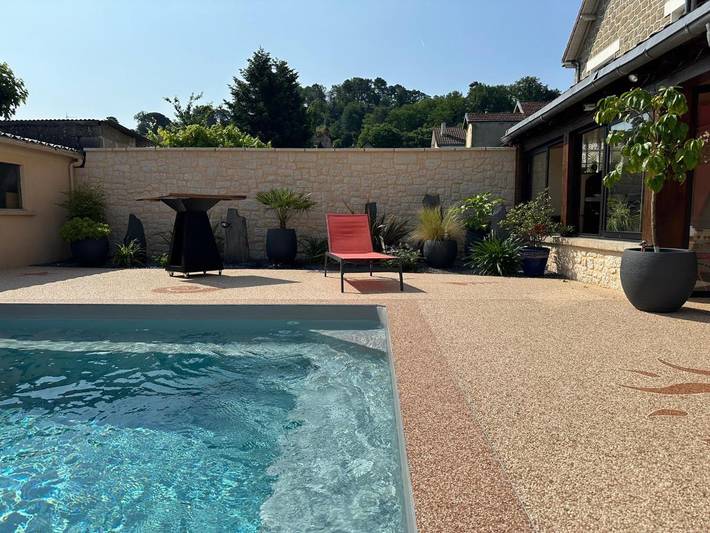 Appartement de vacances pour 2 personnes, avec jardin ainsi que terrasse et piscine