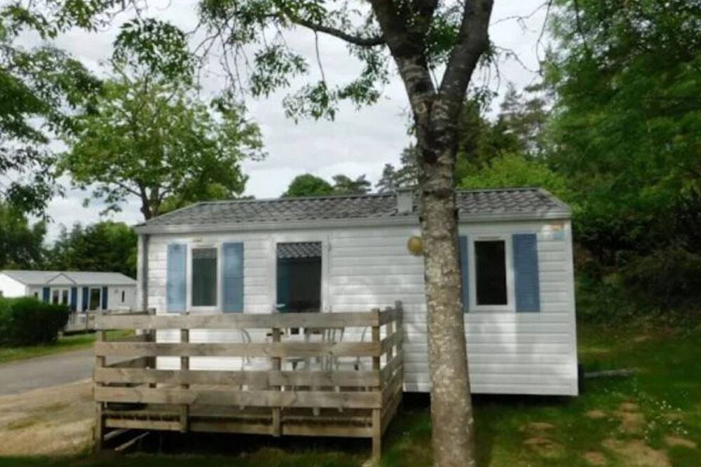 Mobile home with terrace for 4 people in Guégon, Pontivy region