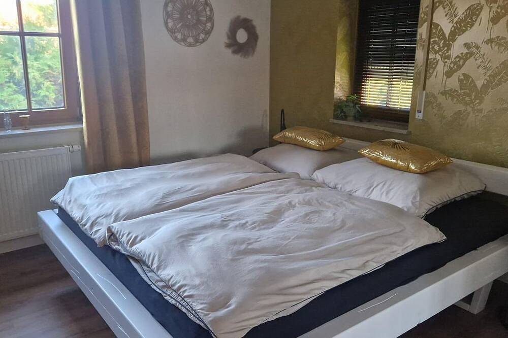 Entire apartment, Vacation apartment \"Kleine Auszeit\" - Apartment with balcony in a quiet location in Halle (Saale), Saale-Unstrut