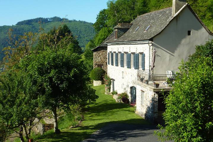 Gîte pour 4 personnes, avec terrasse à Entraygues-sur-Truyère