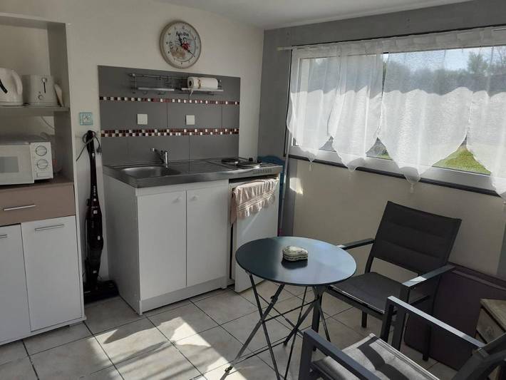 Location de vacances pour 2 personnes, avec vue et terrasse, animaux acceptés à Saint-Aulaye - 4