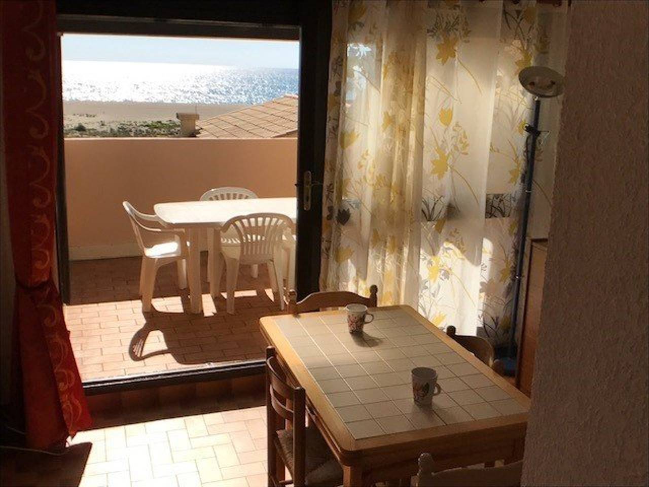 Beachfront 1-Bedroom House for 4 with Terrace, Parking, and Modern Amenities in Port Leucate in Port Leucate, Leucate