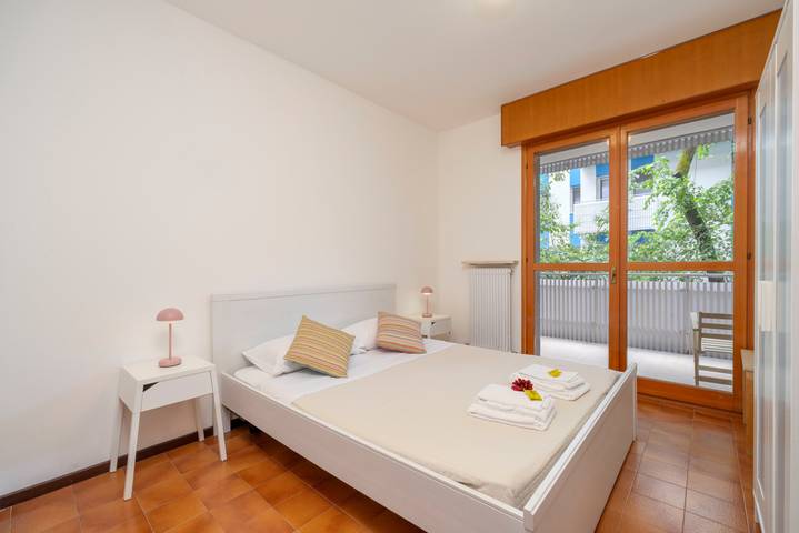 Appartamento intero, Guesthost - Cozy Apartment with Terrace in Grado in Spiaggia Grado Pineta, Grado