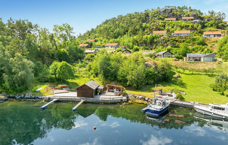 Ferienhaus für 12 Personen mit Terrasse in Hjelmeland