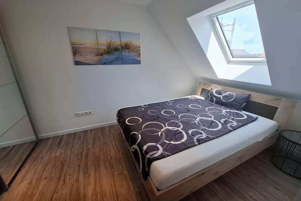 Ganze Wohnung, Moderne Dg-Wohnung mit Flair in guter Lage in Karlsruhe, Rheinebene