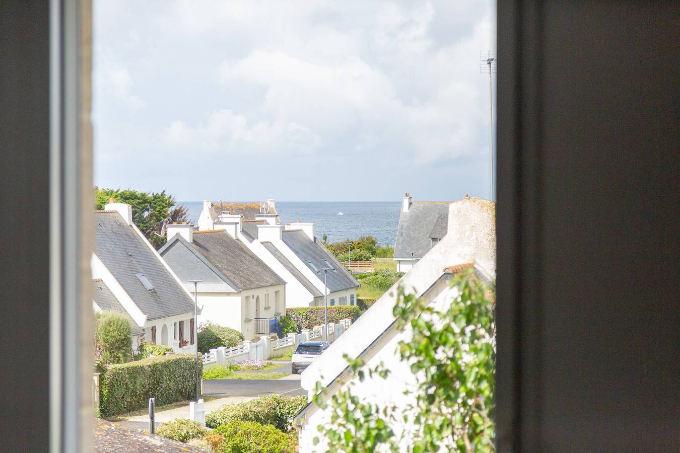 Villa 'Beach House Les Bleuets' with Sea View, Private Terrace and Wi-Fi in Le Pouldu, Clohars-Carnoët