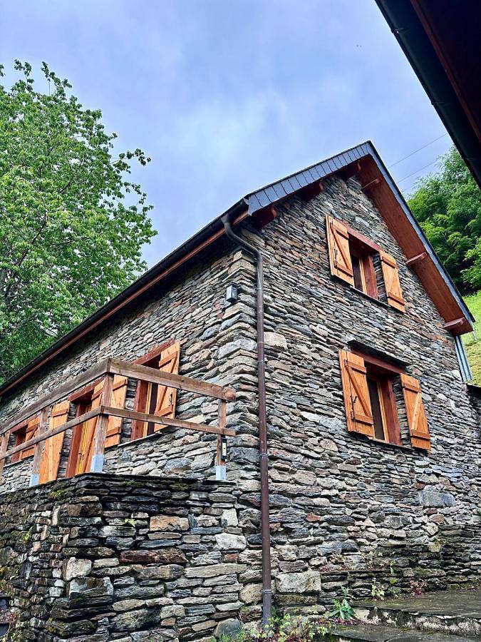 Gîte pour 7 personnes, avec Terrasse ainsi que Jardin et Vue à Viscos