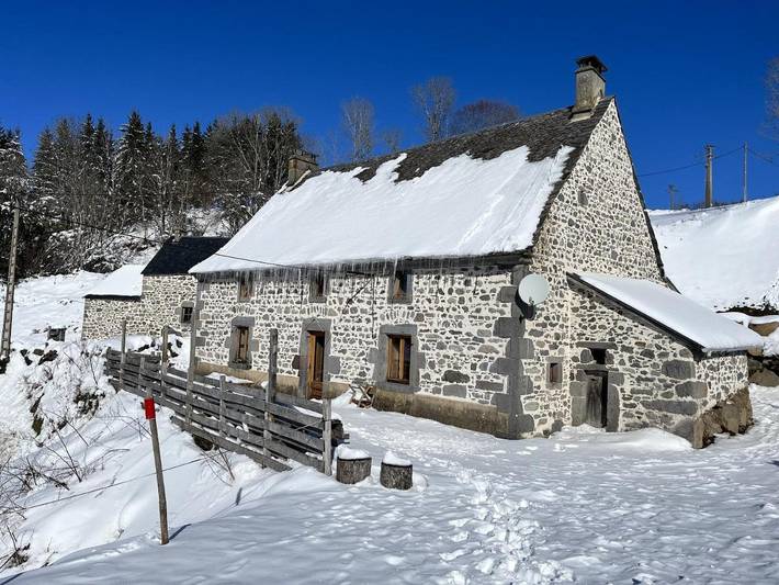 Location de vacances pour 16 personnes, avec Jardin à Chastreix