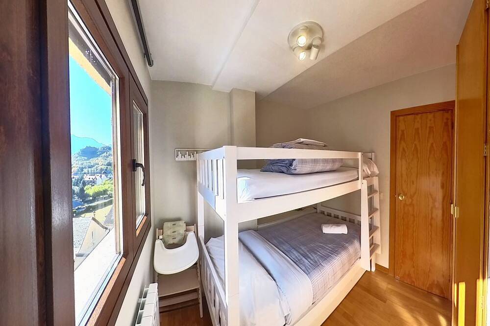 Entire apartment, Sanvi viewpoint - tucasaenlospirineos in Escarrilla, Sallent de Gállego