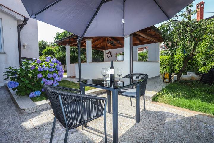 Ferienwohnung für 2 Personen, mit Balkon/Terrasse in Poreč