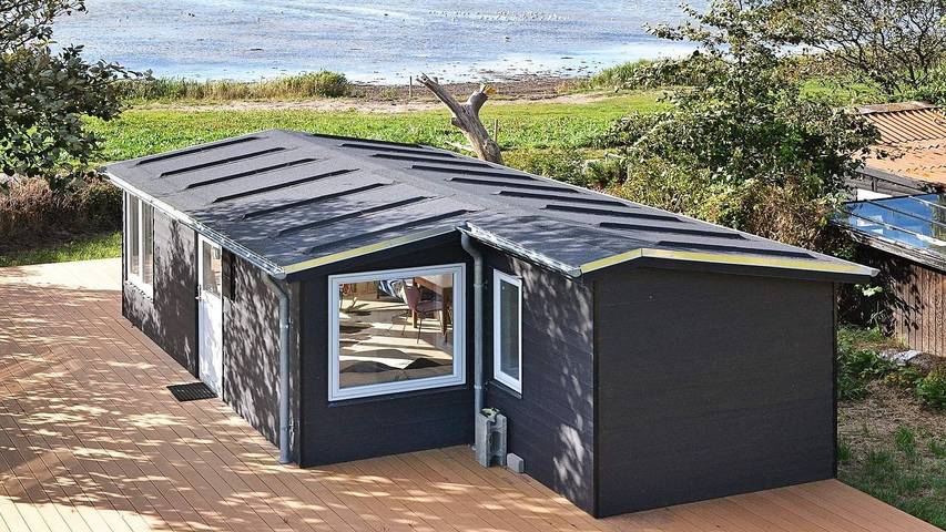 Ferieudlejning for 2 personer, med udsigt og terrasse, husdyr tilladt i Bogense