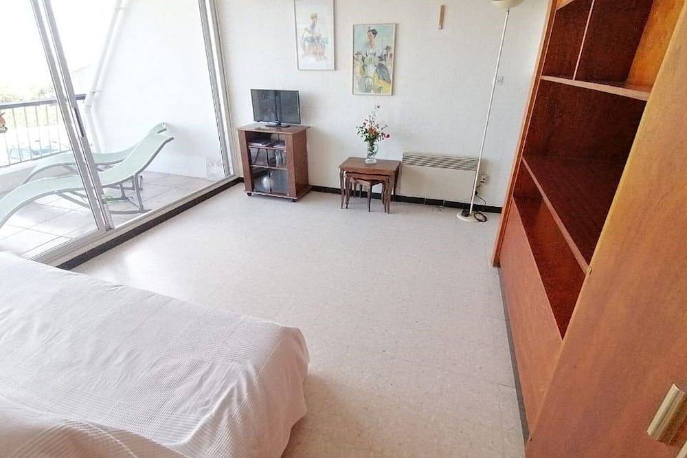 Entire apartment, Beautiful Apartment 4 People with Ac & Parking, Port Camargue in Port Camargue, Le Grau-du-Roi