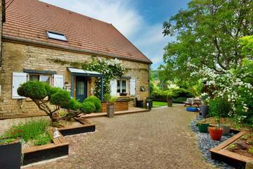 Chambre d’hôte pour 4 personnes, avec jardin, adapté aux familles à Orges