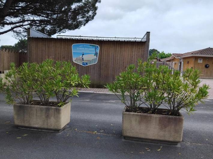 Camping für 6 Personen, mit Whirlpool und Terrasse sowie Garten und Pool in Lit-et-Mixe