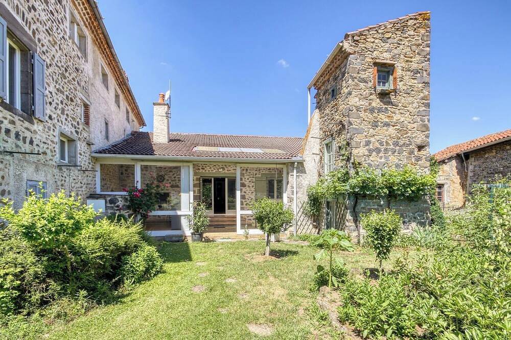 Gîte ”Chez Papi” Maison de campagne proche de l’Allier in Villeneuve-d'Allier, Haute-Loire