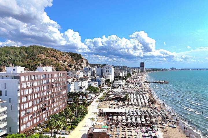 Appartement de vacances pour 4 personnes, avec balcon et vue sur l’océan, adapté aux familles