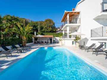 Ferienwohnung für 5 Personen, mit Balkon und Garten in Opatija Riviera