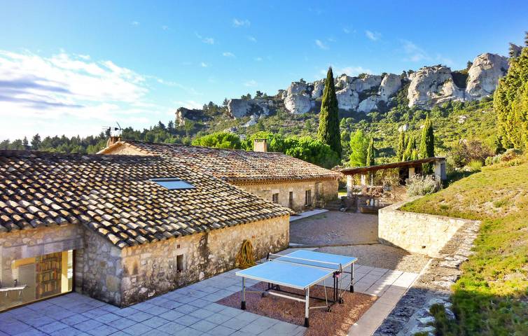 Location de vacances pour 8 personnes, avec piscine et terrasse, adapté aux familles à Les Baux-de-Provence - 4