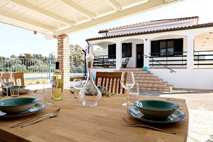 Ferieudlejning for 9 personer, med balkon og have i Sardinien