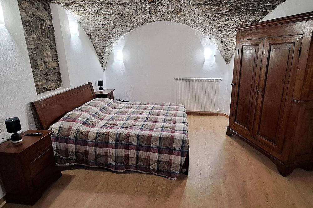 Ganze Wohnung, Finely renovated two-room apartment with typical stone vaults. in Pragelato, Turin Provinz