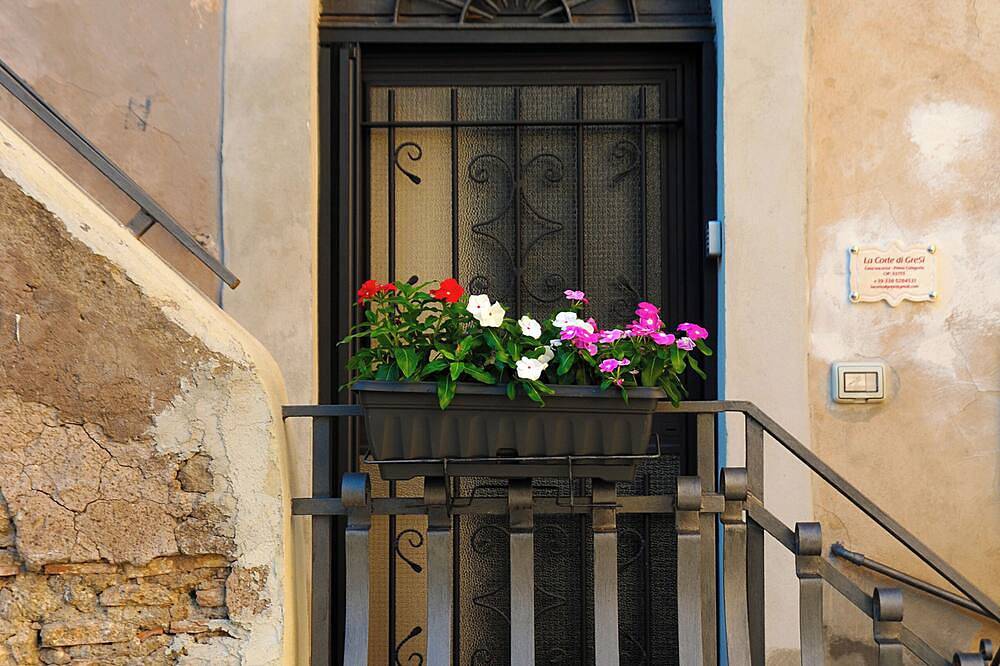 Entire apartment, La Corte di Gresi - Holiday home in the heart of medieval Tivoli in Tivoli, Rome Province