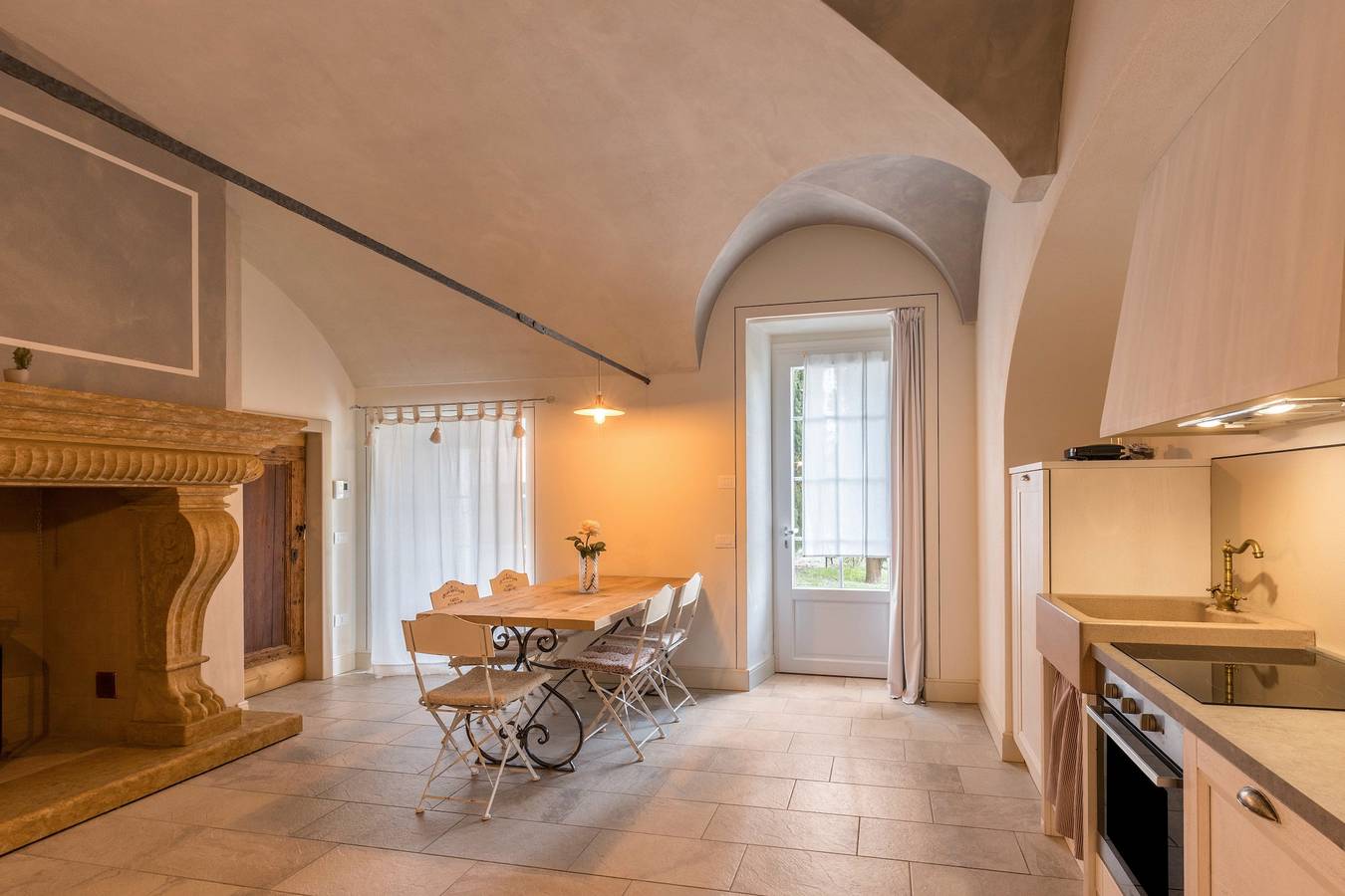 Appartamento intero, Appartamento "Ortensia" in stile casa di campagna con giardino privato e piscina in comune in Rivoltella del Garda, Desenzano del Garda