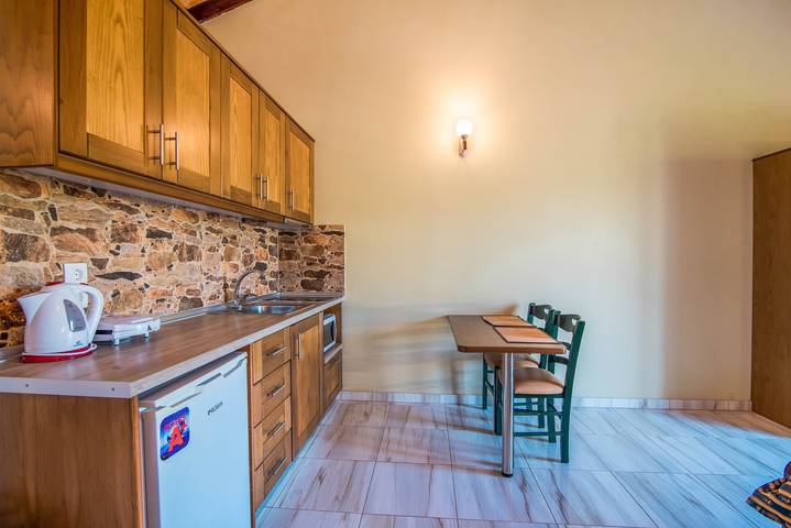 Hel studio-lejlighed, 'Mirage Arillas Studio Type C18' with Shared Pool & Wi-Fi in Arillas, Korfu