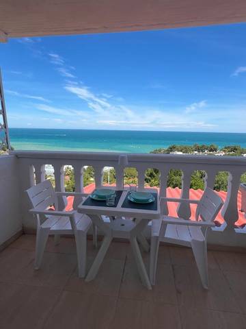 Gîte pour 2 personnes, avec terrasse ainsi que vue et jardin à Peschici