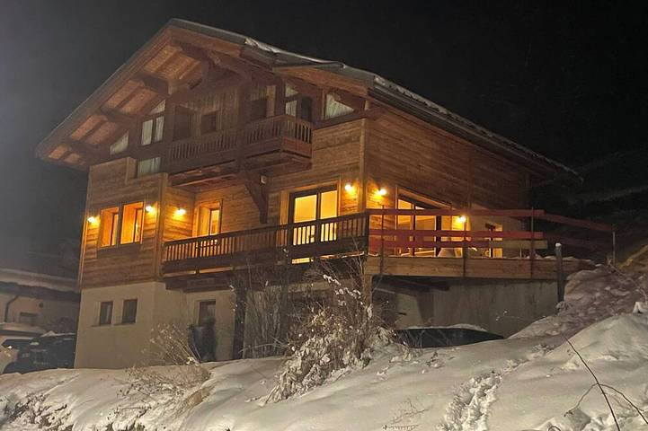Maison pour 14 personnes, avec sauna ainsi que balcon et jardin à Peisey-Nancroix