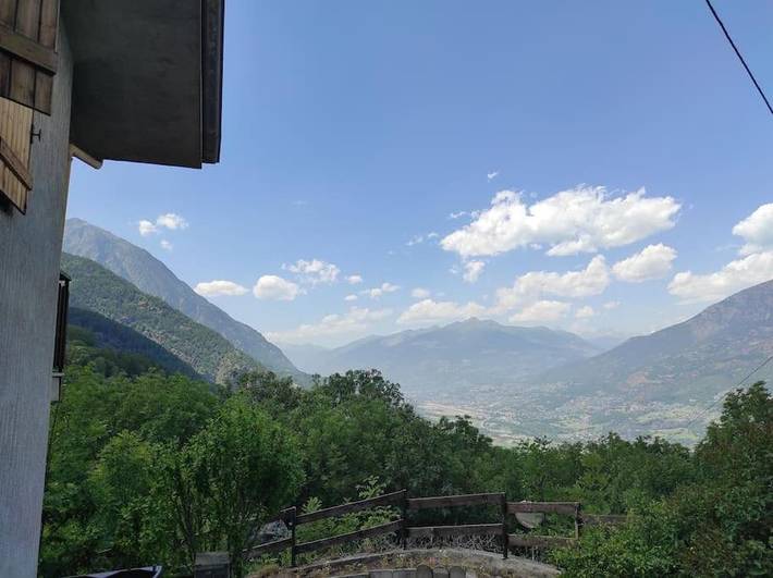 Location de vacances pour 4 personnes, avec Balcon et Terrasse ainsi que Jardin et Vue à Comune di Saint-Marcel