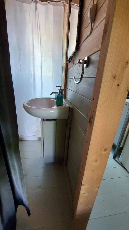 Gîte pour 2 personnes, avec terrasse ainsi que jardin et jacuzzi à Castagneto Carducci - 3