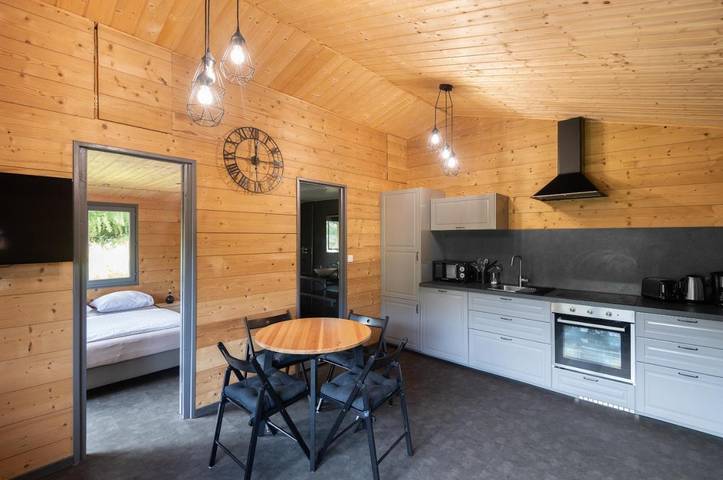 Chalet pour 4 personnes, avec jardin ainsi que jacuzzi et terrasse à Rochesson - 2