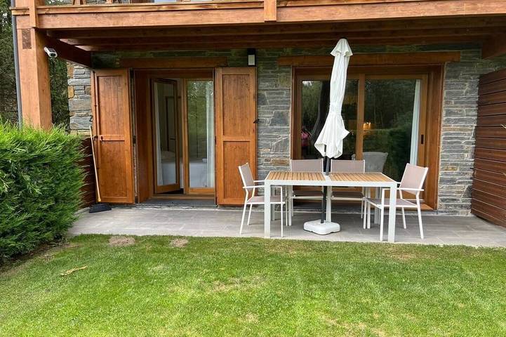 Appartement de vacances pour 5 personnes, avec jardin et piscine