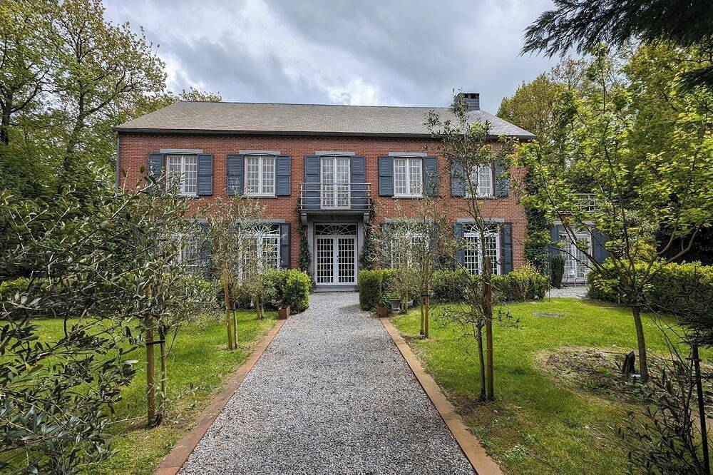 Chambre Style Provençal Dans une Villa Près de L'ulg, du Chu et D'une Forêt in Lieja, Liège region