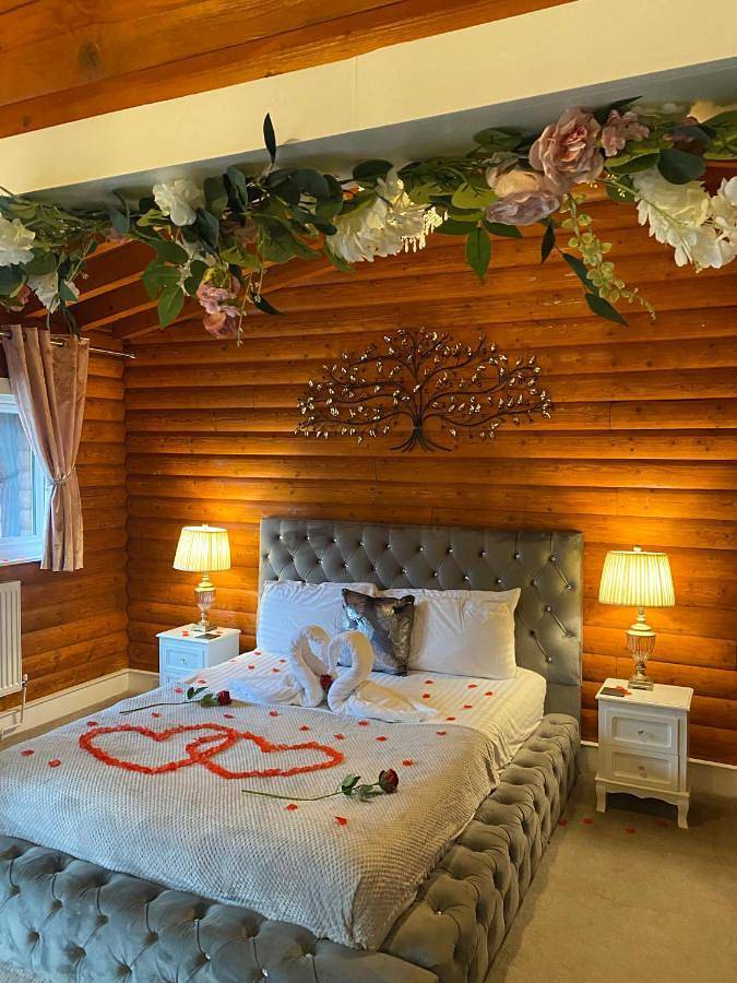 Cottage for 2 people, with view and garden as well as terrace, with pets in Scotland