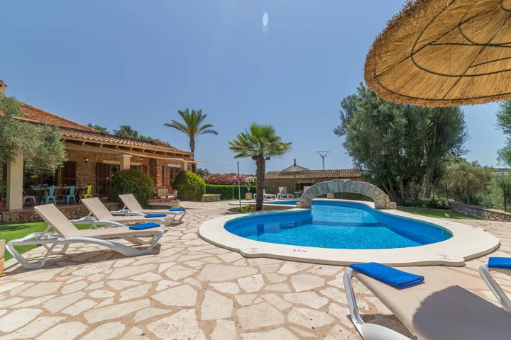 Finca für Gruppen für 8 Personen, mit Garten und Whirlpool sowie Pool in Sant Llorenç des Cardassar - 4