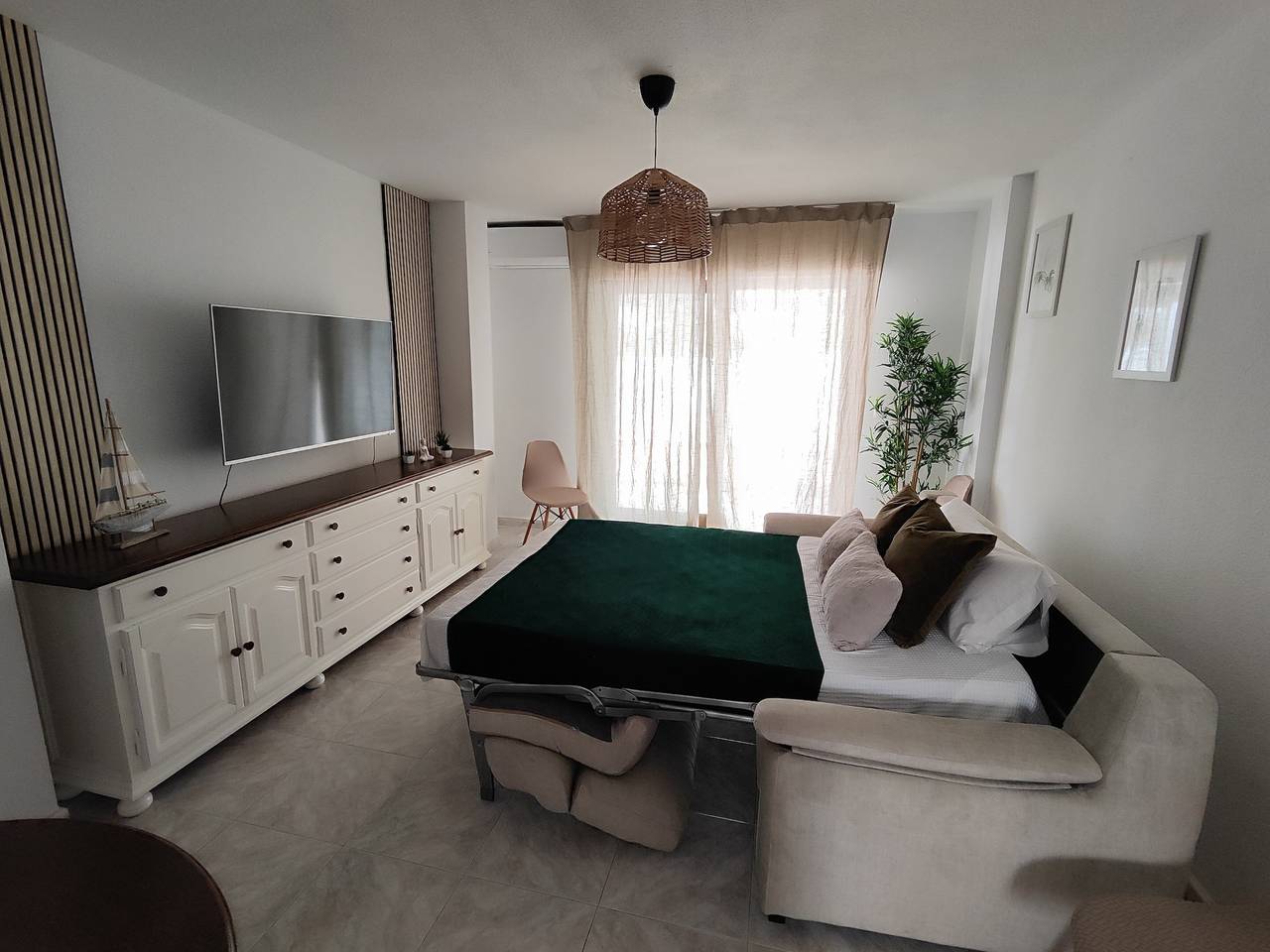 Entire apartment, Apartment 'Antonio' with Shared Pool, Wi-Fi and Air Conditioning in Los Miradores del Puerto, San Javier