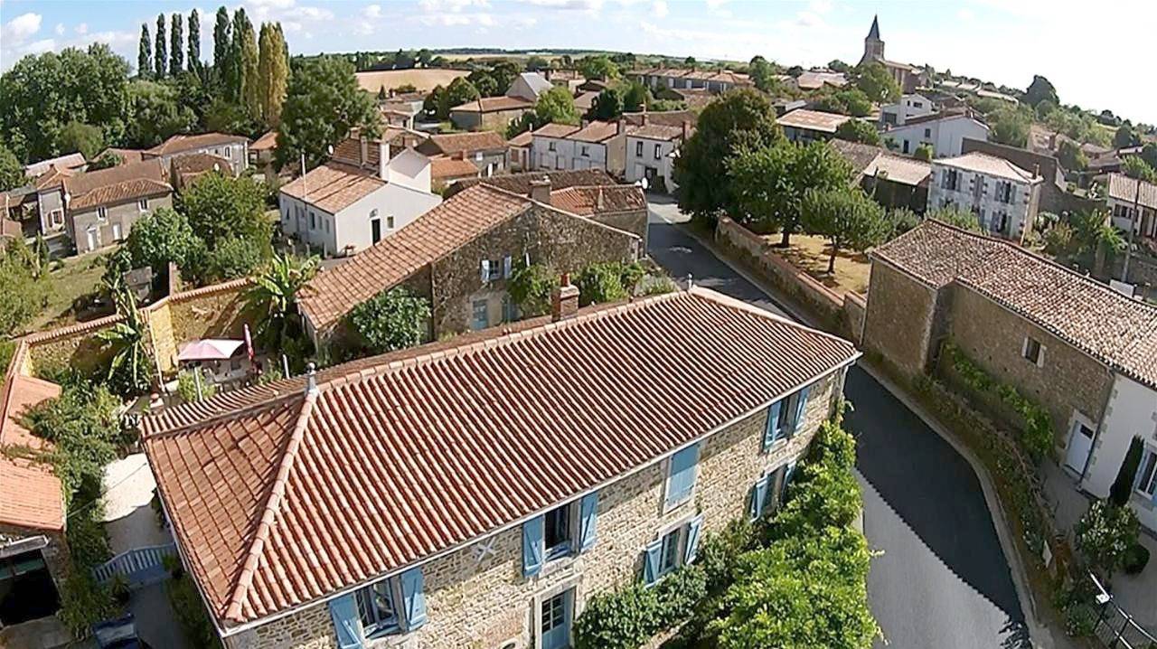 Au clair du soleil in Saint-Juire-Champgillon, Fontenay-le-Comte